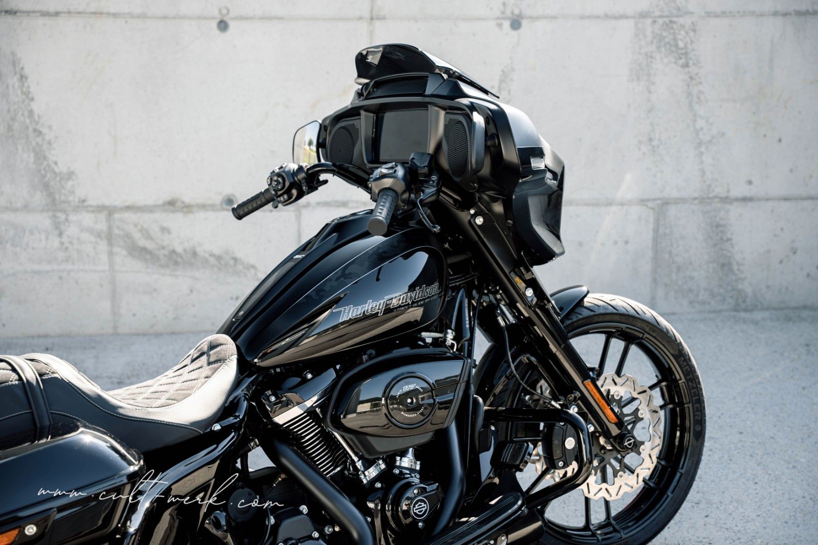 HARLEY DAVIDSON STREET GLIDE 25 "FADE CAMOU" LUFT by Cult-Werk