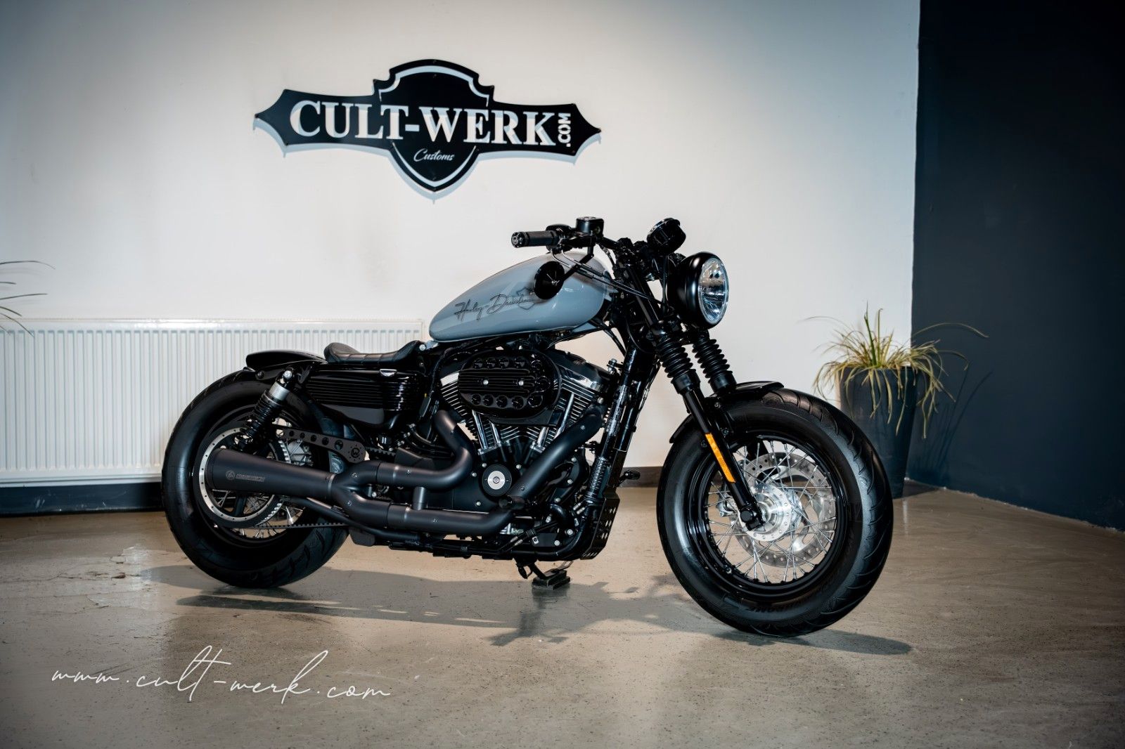 HARLEY DAVIDSON SPORTSTER 1200 CUSTOM "NARDO GREY" 48 by CW