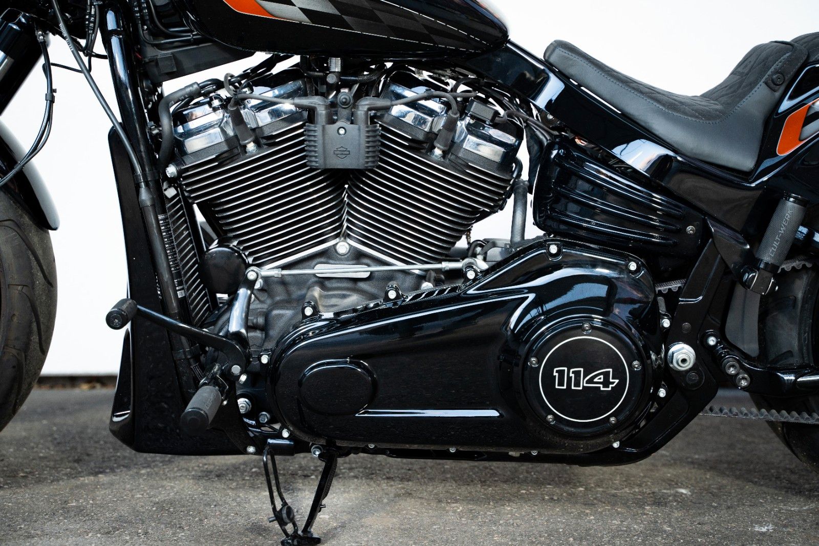 Harley-Davidson Breakout 114 "Orange Racer" by Cult-Werk Harley-Davidson Breakout 114 "Orange Racer" by Cult-Werk