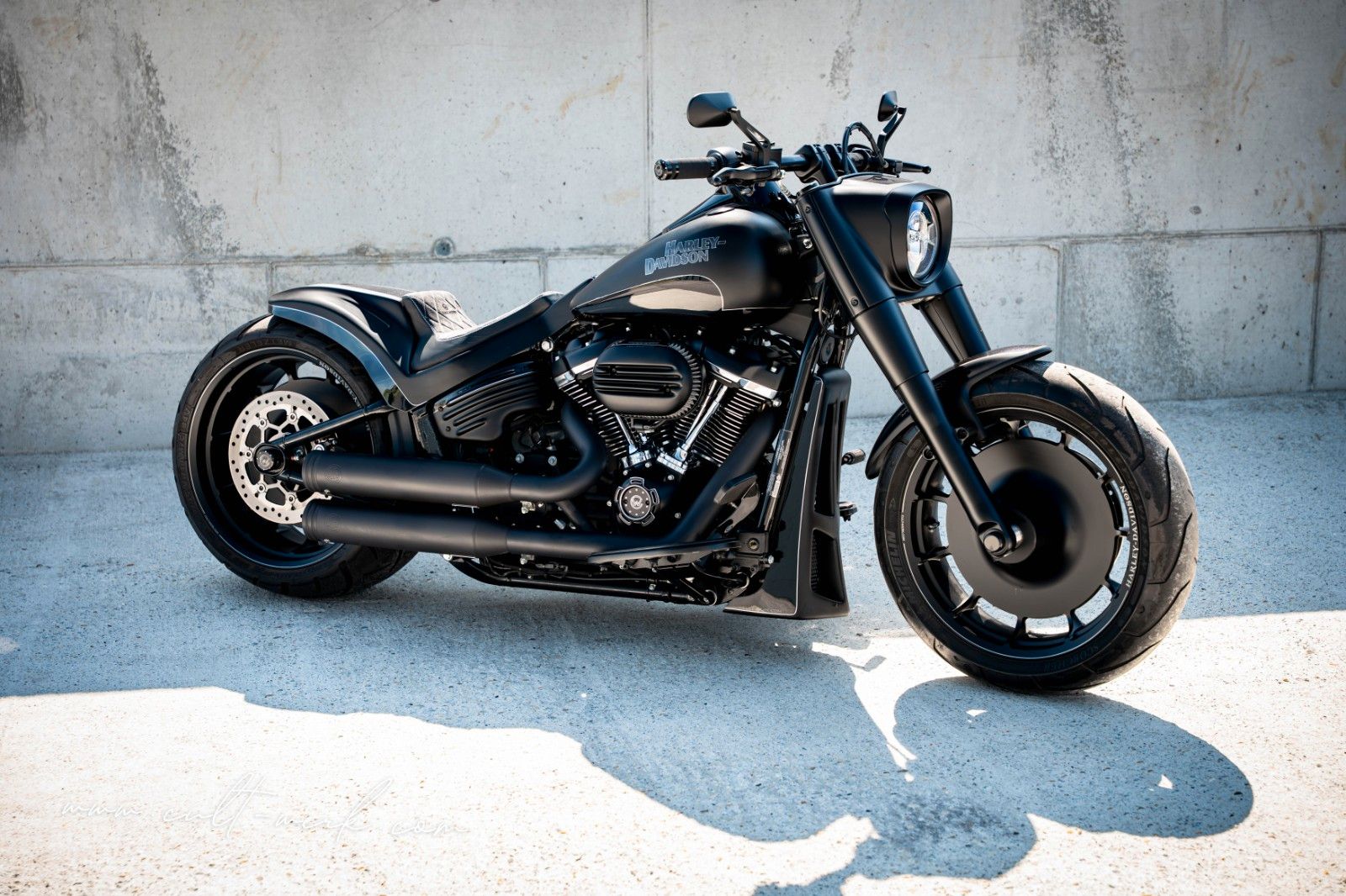 Harley-Davidson Fat Boy 114 "Black Racing" by Cult-Werk