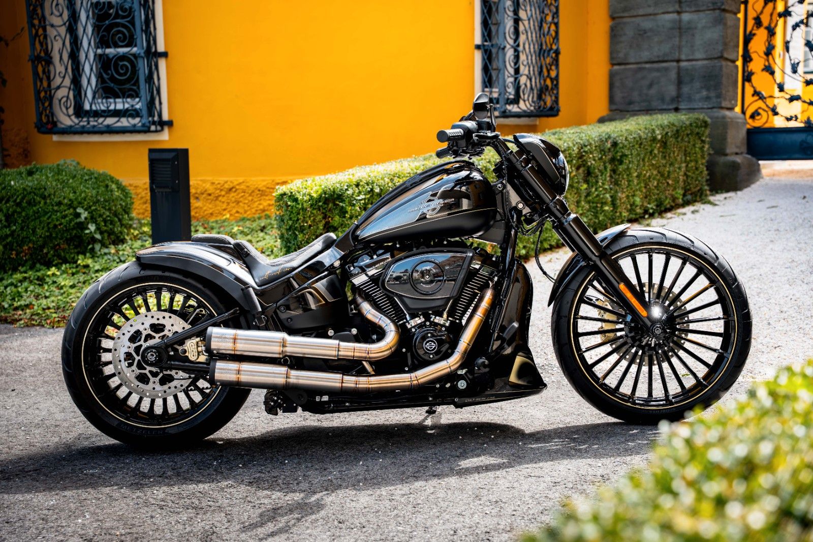 HARLEY DAVIDSON Breakout 117 2025 "Black Racing" by CULT-WERK