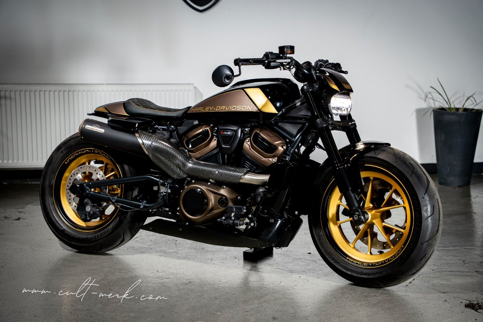 HARLEY DAVIDSON SPORTSTER S 2024 - J&H CUSTOM Gold by Cult-Werk