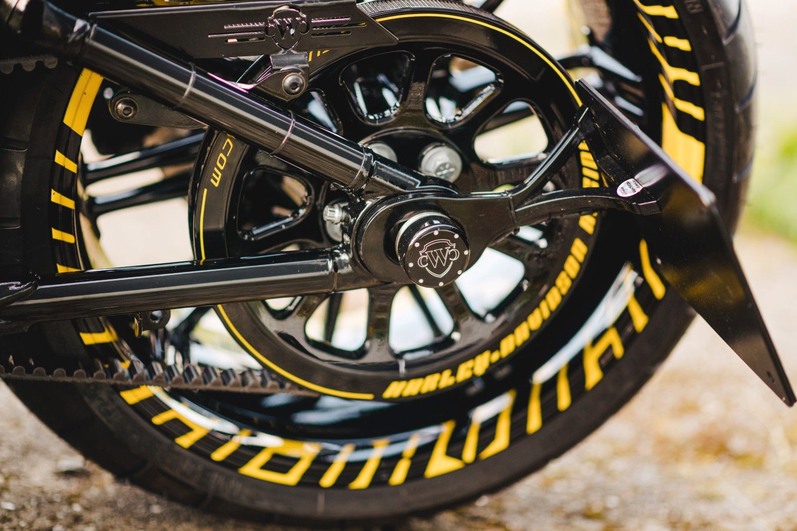 HARLEY DAVIDSON Breakout 114 "Yellow Racer" 280 by Cult-Werk