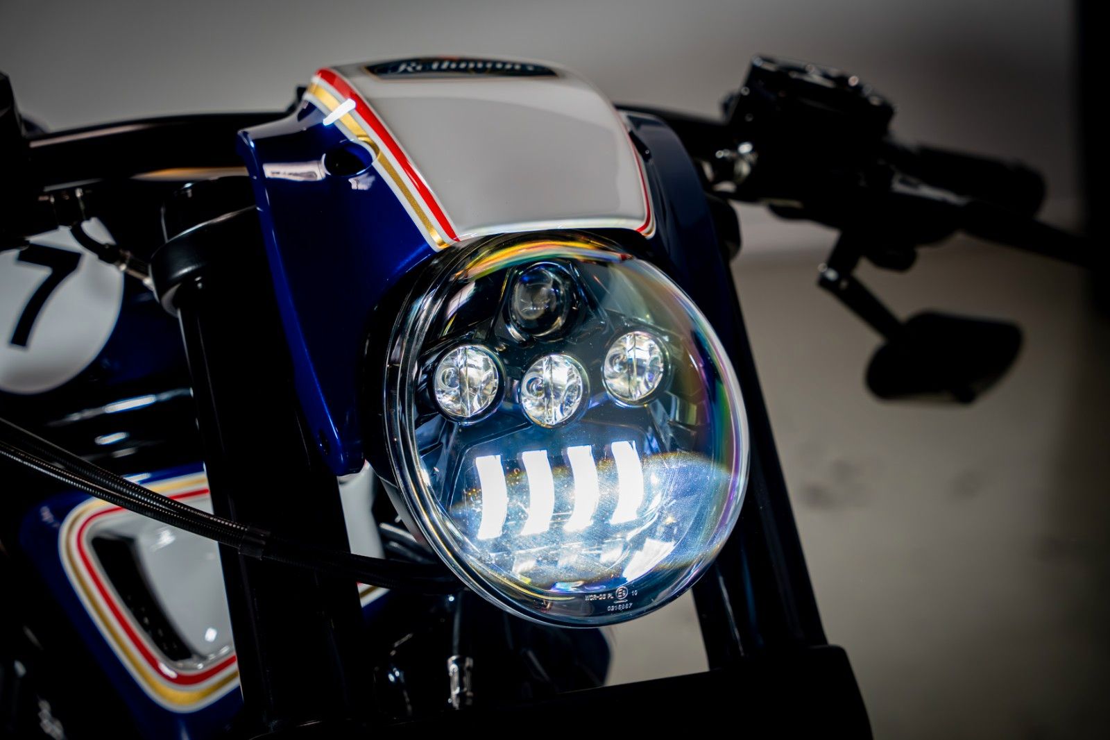 HARLEY DAVIDSON V-Rod Night Rod Special "Rothmans" by CW