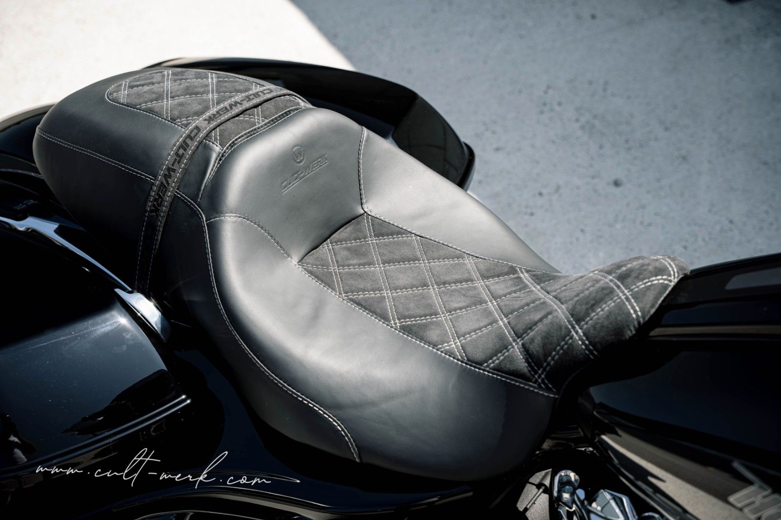 HARLEY DAVIDSON STREET GLIDE SPECIAL 21" LUFT KLAPPE - CULT-WERK