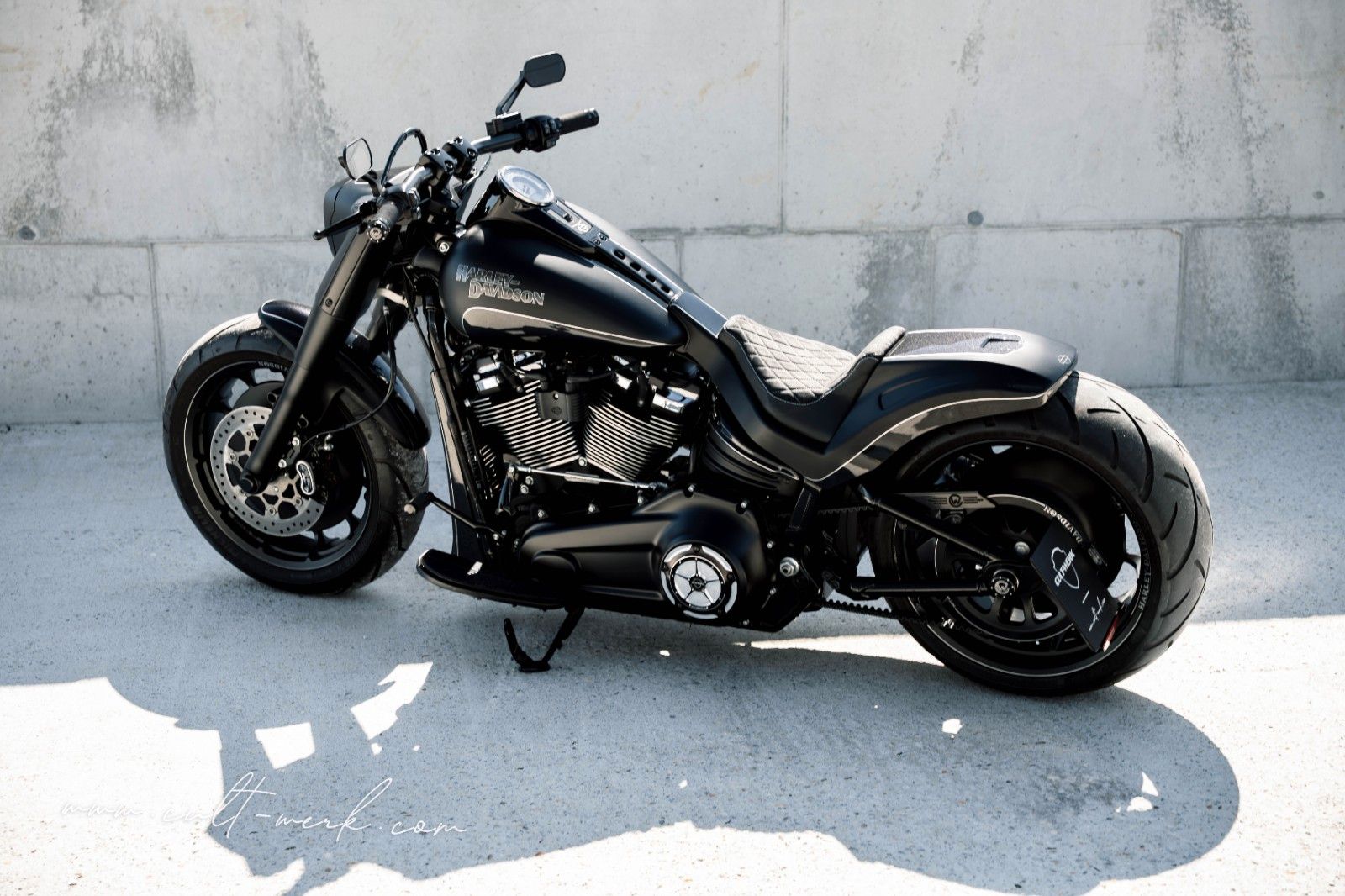 Harley-Davidson Fat Boy 114 "Black Racing" by Cult-Werk