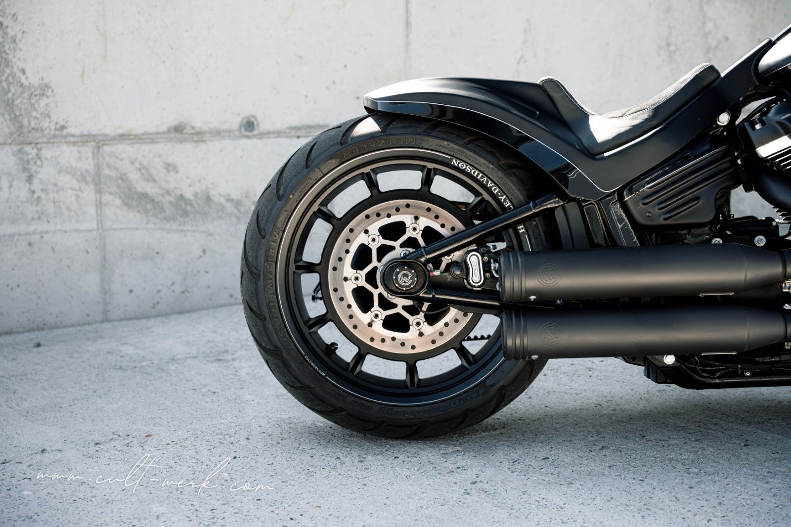 Harley-Davidson Fat Boy 114 "Black Racing" by Cult-Werk