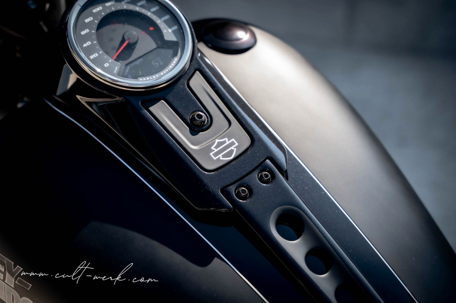 Harley-Davidson Fat Boy 114 "Black Racing" by Cult-Werk