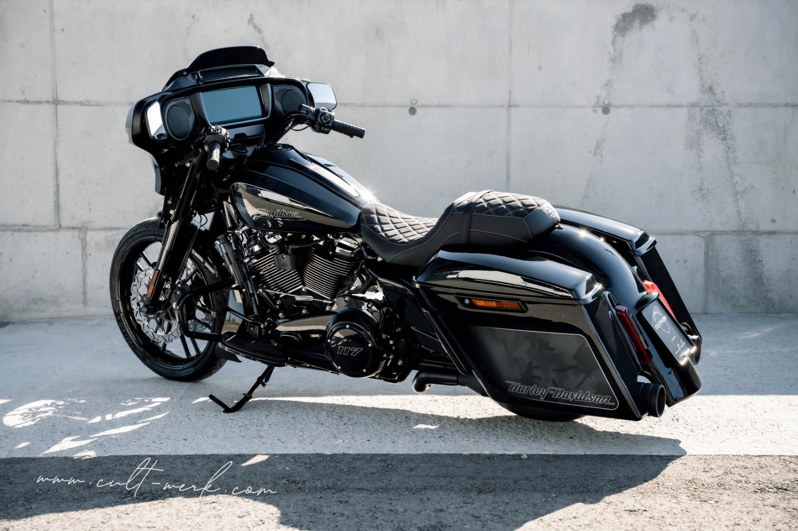 HARLEY DAVIDSON STREET GLIDE 25 "FADE CAMOU" LUFT by Cult-Werk