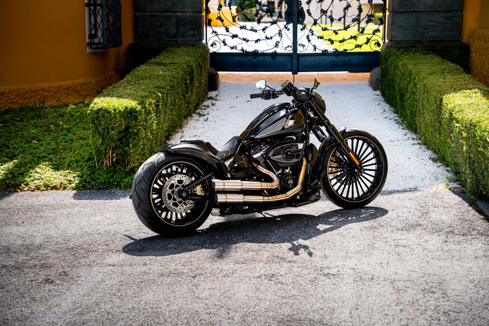 HARLEY DAVIDSON Breakout 117 2025 "Black Racing" by CULT-WERK