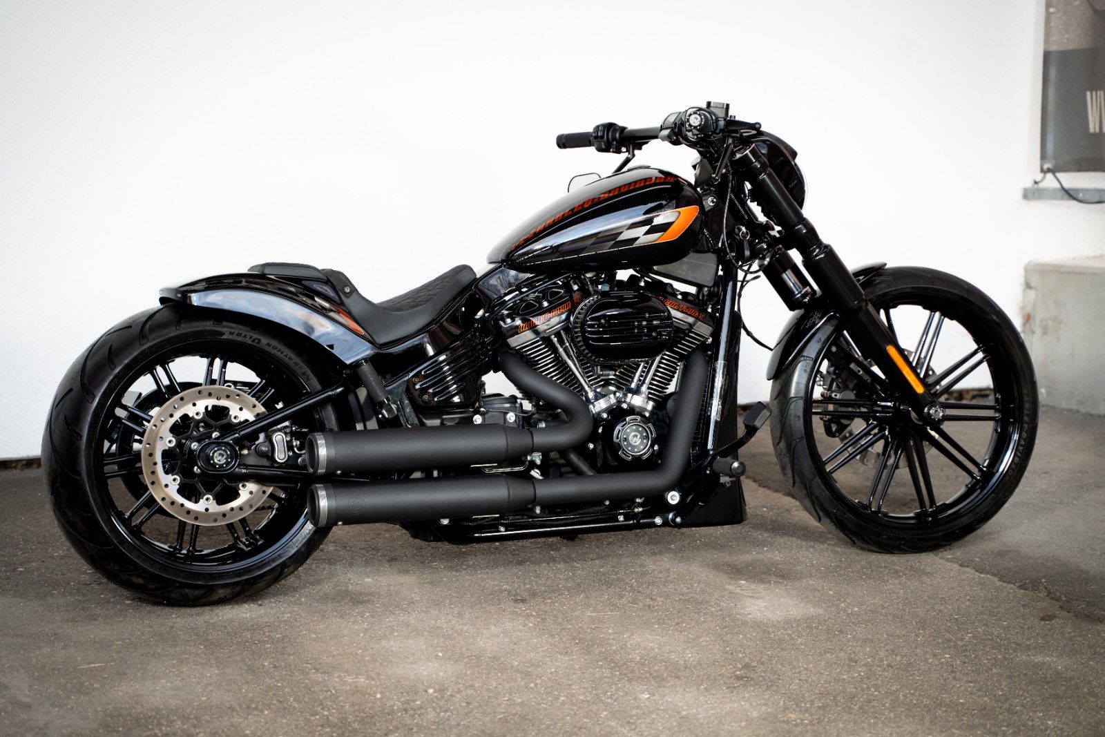 Harley-Davidson Breakout 114 "Orange Racer" by Cult-Werk Harley-Davidson Breakout 114 "Orange Racer" by Cult-Werk