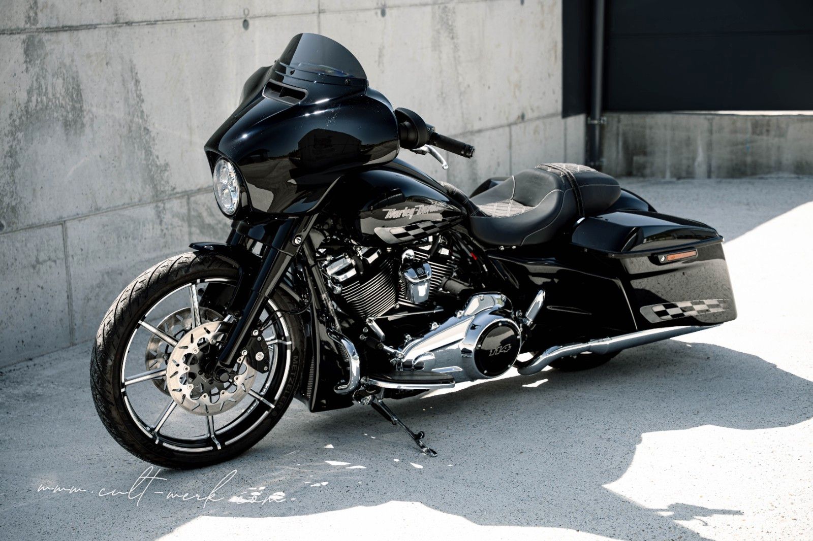 HARLEY DAVIDSON STREET GLIDE SPECIAL 21" LUFT KLAPPE - CULT-WERK