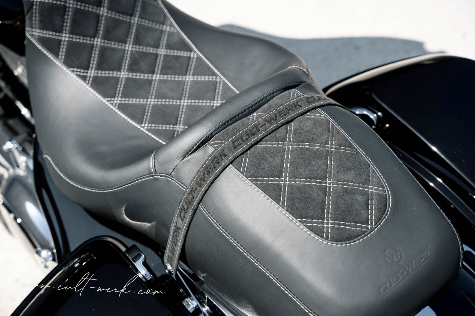 HARLEY DAVIDSON STREET GLIDE SPECIAL 21" LUFT KLAPPE - CULT-WERK