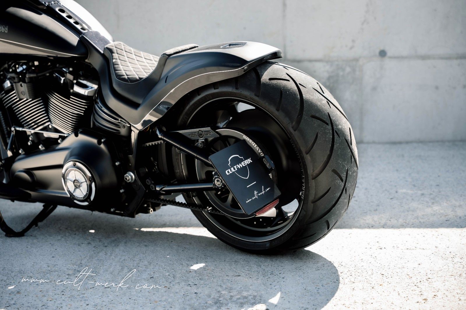 Harley-Davidson Fat Boy 114 "Black Racing" by Cult-Werk