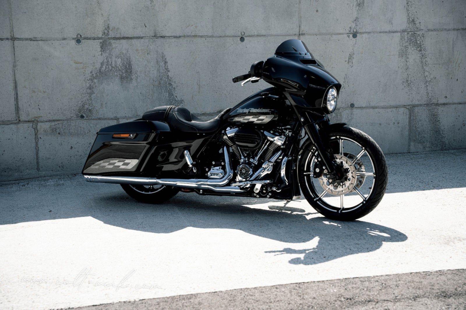 HARLEY DAVIDSON STREET GLIDE SPECIAL 21" LUFT KLAPPE - CULT-WERK