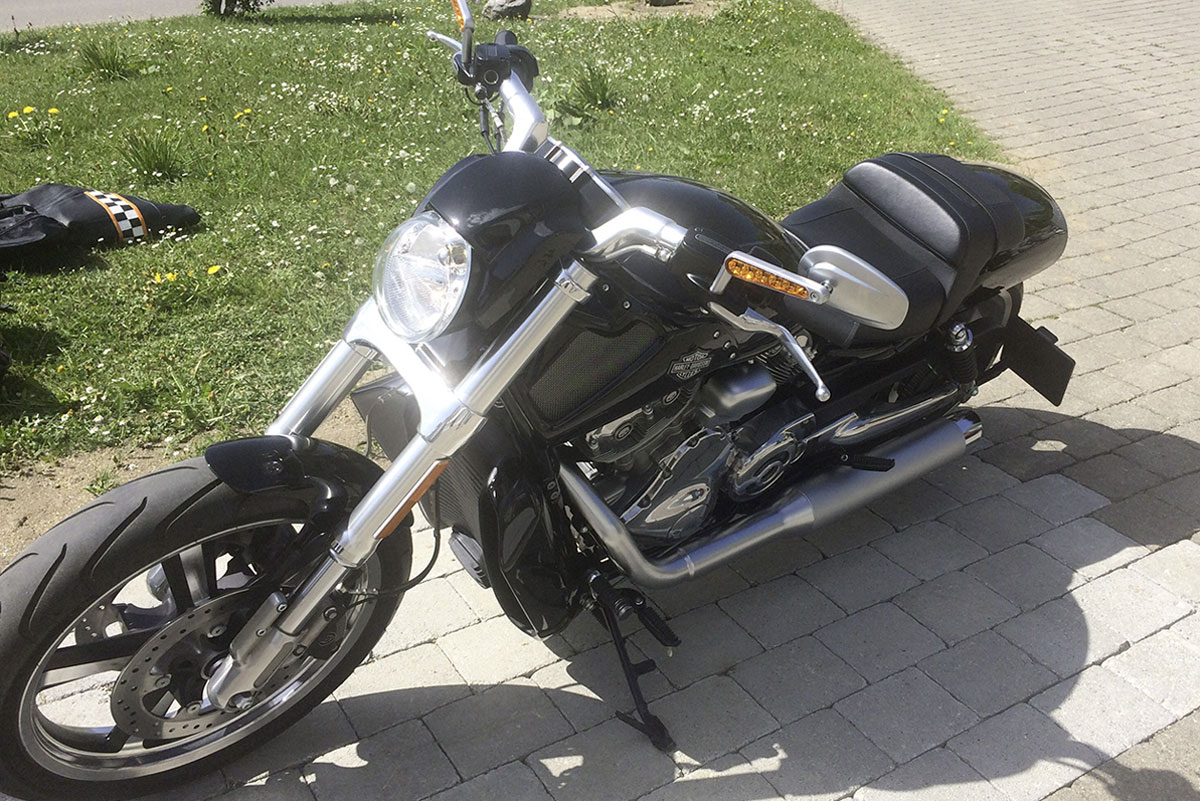 HARLEY V ROD MUSCLE - Scheinwerfermaske NEW NIGHT ROD STYLE (BJ. 2009 - 2017)