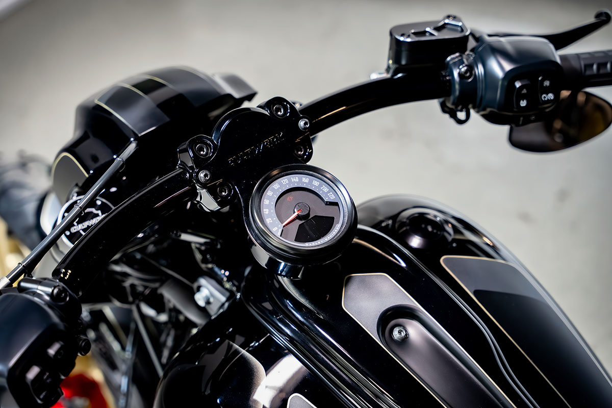 Speedometer Mount "Round" for Harley-Davidson Breakout 2025+ (for Round Speedometer, Gloss Black) Speedometer Mount "Round" for Harley-Davidson Breakout 2025+ (for Round Speedometer, Gloss Black)
