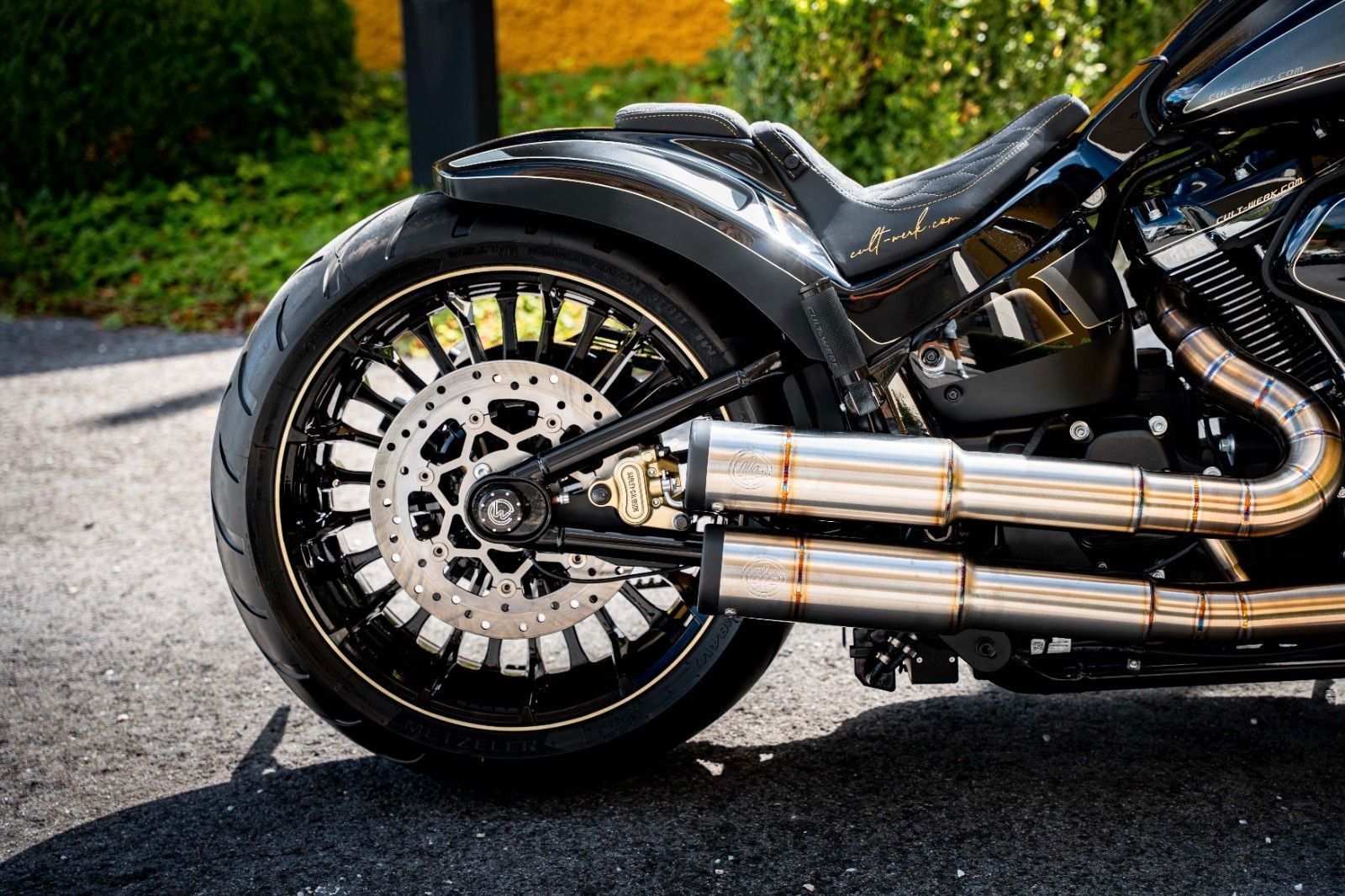 HARLEY DAVIDSON Breakout 117 2025 "Black Racing" by CULT-WERK