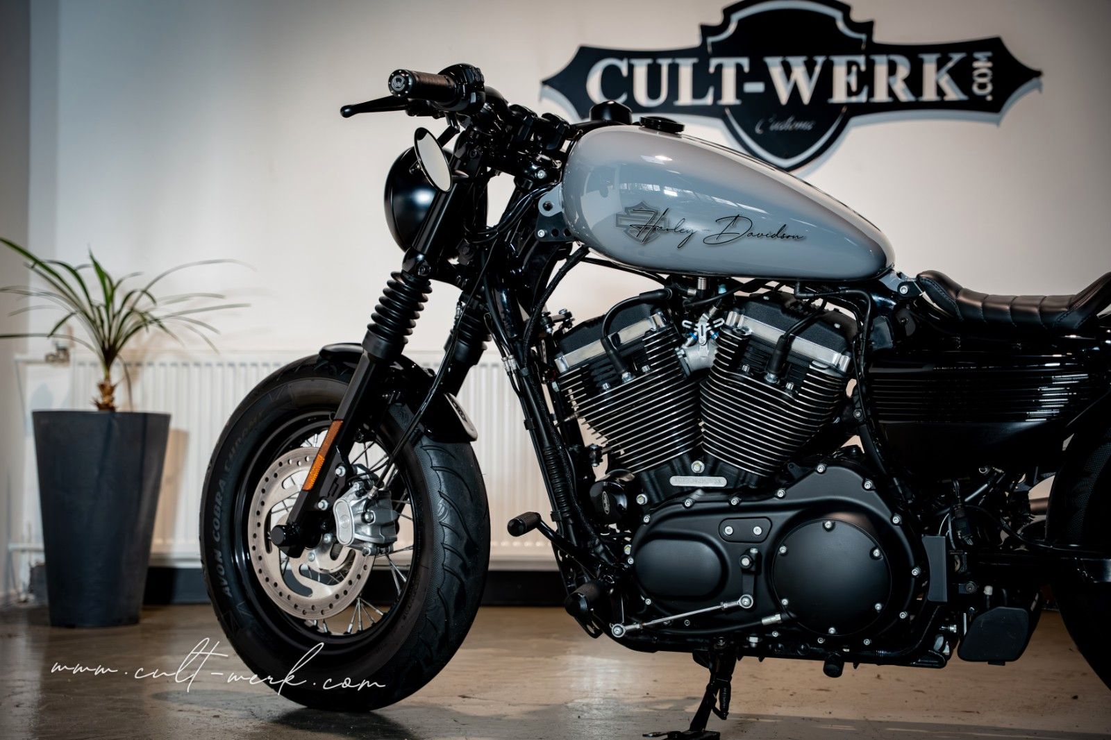 HARLEY DAVIDSON SPORTSTER 1200 CUSTOM "NARDO GREY" 48 by CW