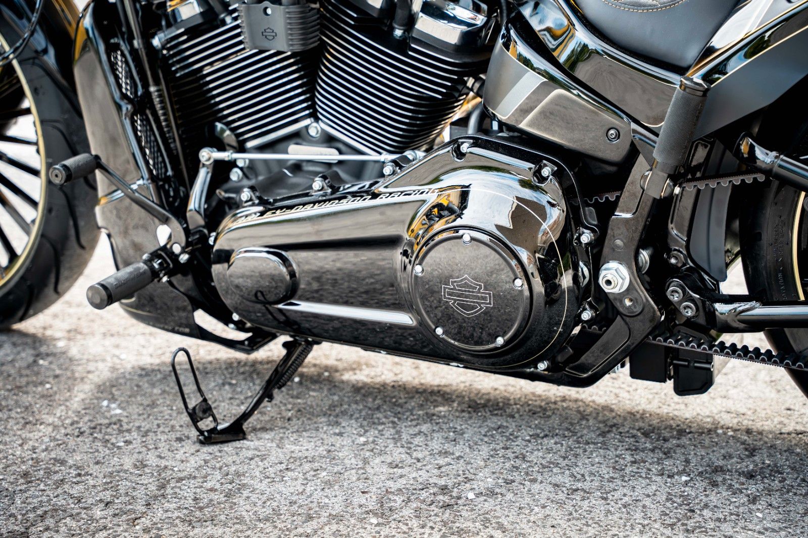 HARLEY DAVIDSON Breakout 117 2025 "Black Racing" by CULT-WERK