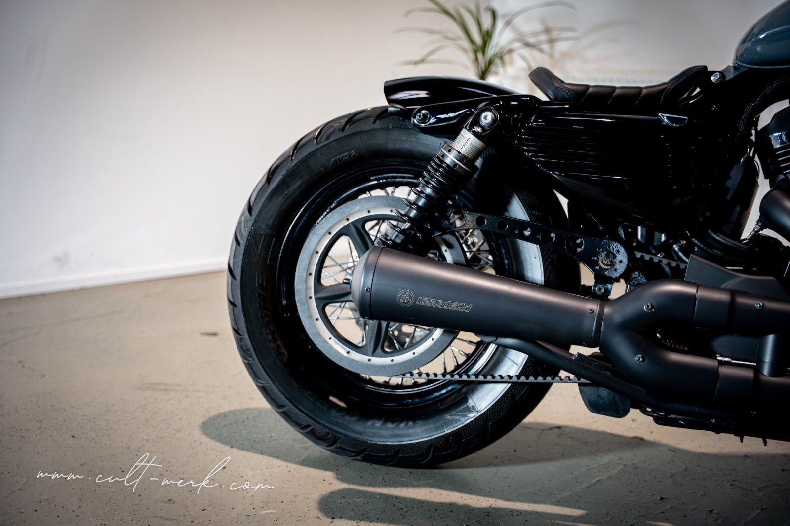 HARLEY DAVIDSON SPORTSTER 1200 CUSTOM "NARDO GREY" 48 by CW