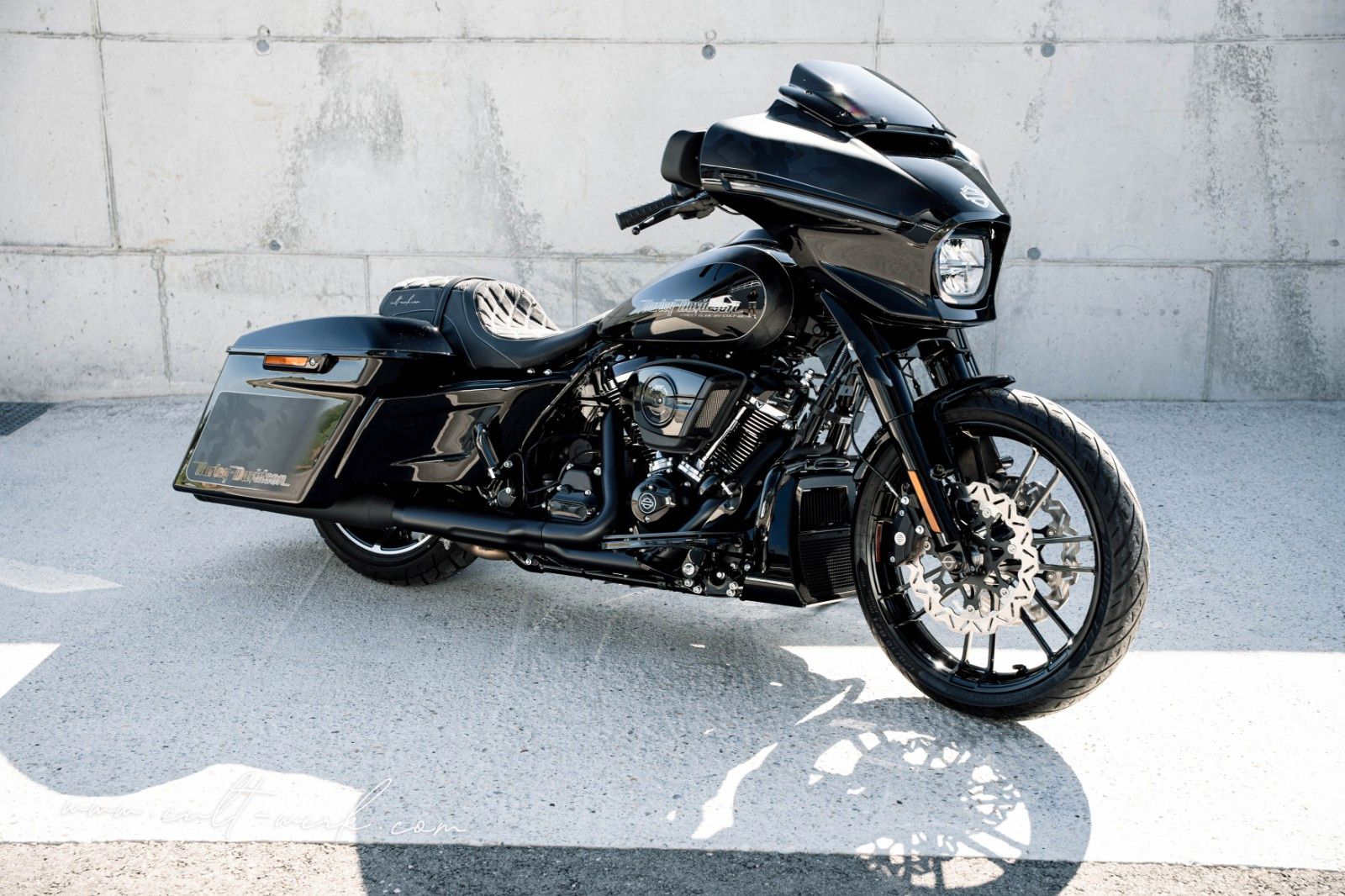 HARLEY DAVIDSON STREET GLIDE 25 "FADE CAMOU" LUFT by Cult-Werk