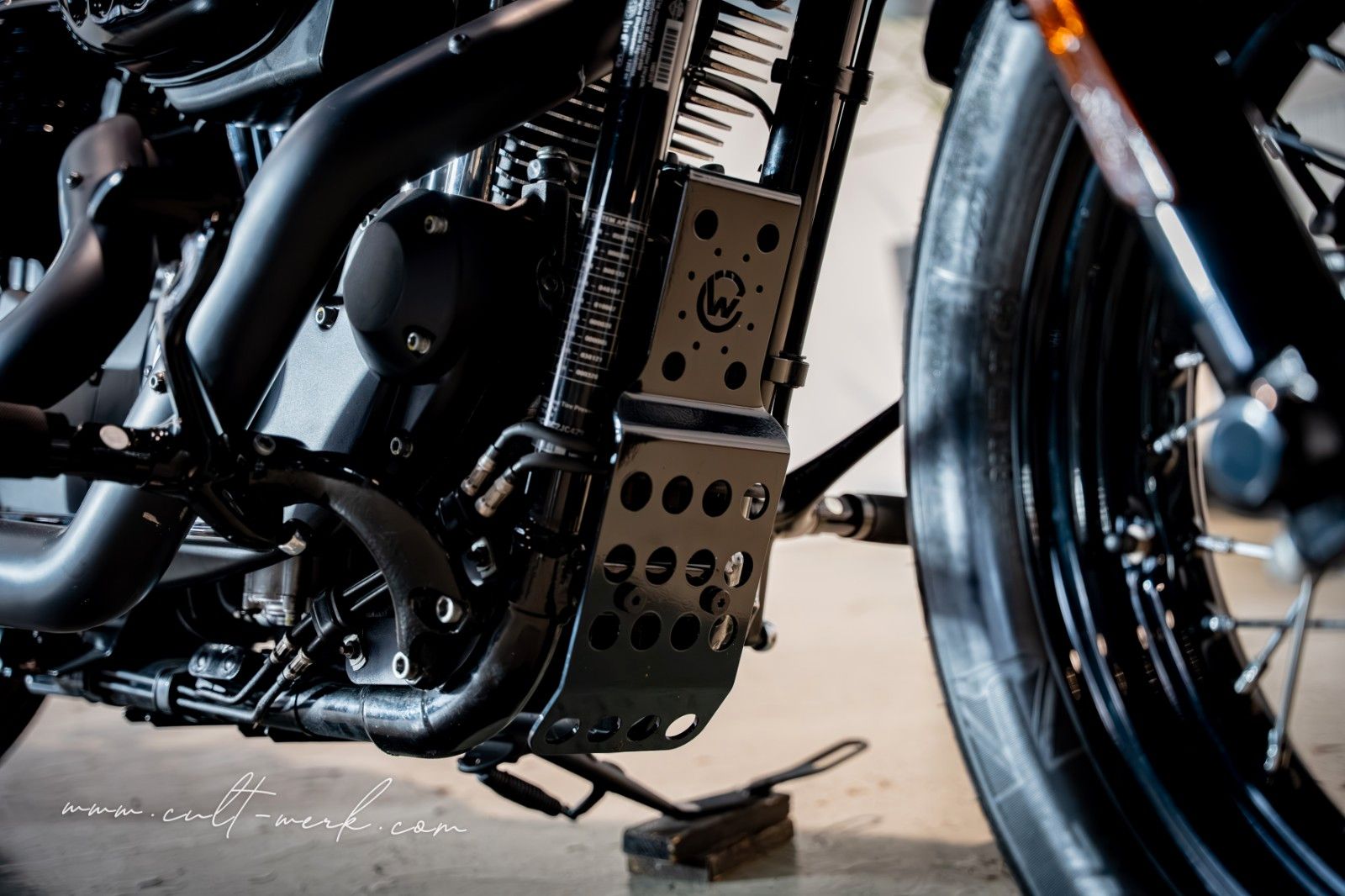 HARLEY DAVIDSON SPORTSTER 1200 CUSTOM "NARDO GREY" 48 by CW