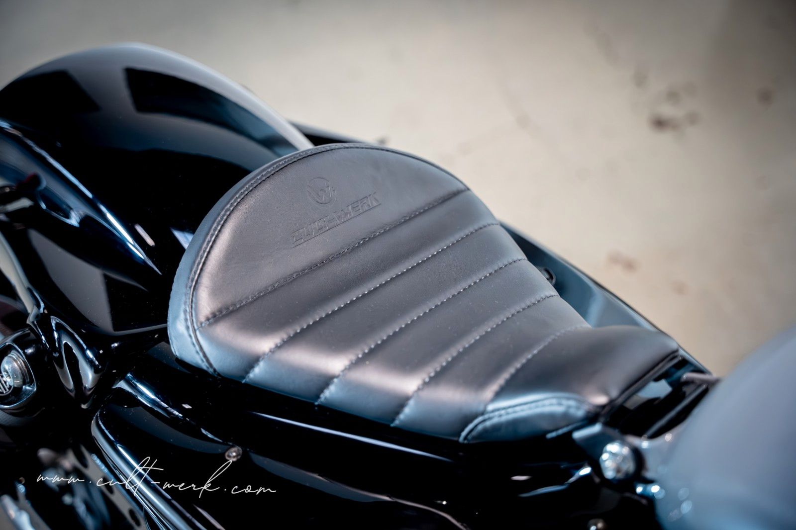 HARLEY DAVIDSON SPORTSTER 1200 CUSTOM "NARDO GREY" 48 by CW