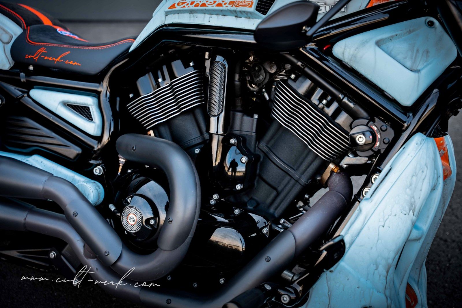 HARLEY DAVIDSON V-Rod Night Rod Special "GULF" by Cult-Werk HARLEY DAVIDSON V-Rod Night Rod Special "GULF" by Cult-Werk