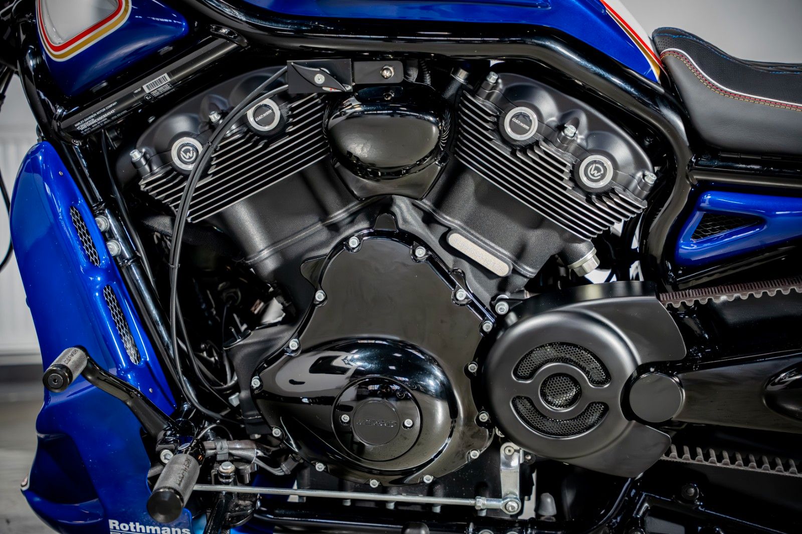 HARLEY DAVIDSON V-Rod Night Rod Special "Rothmans" by CW