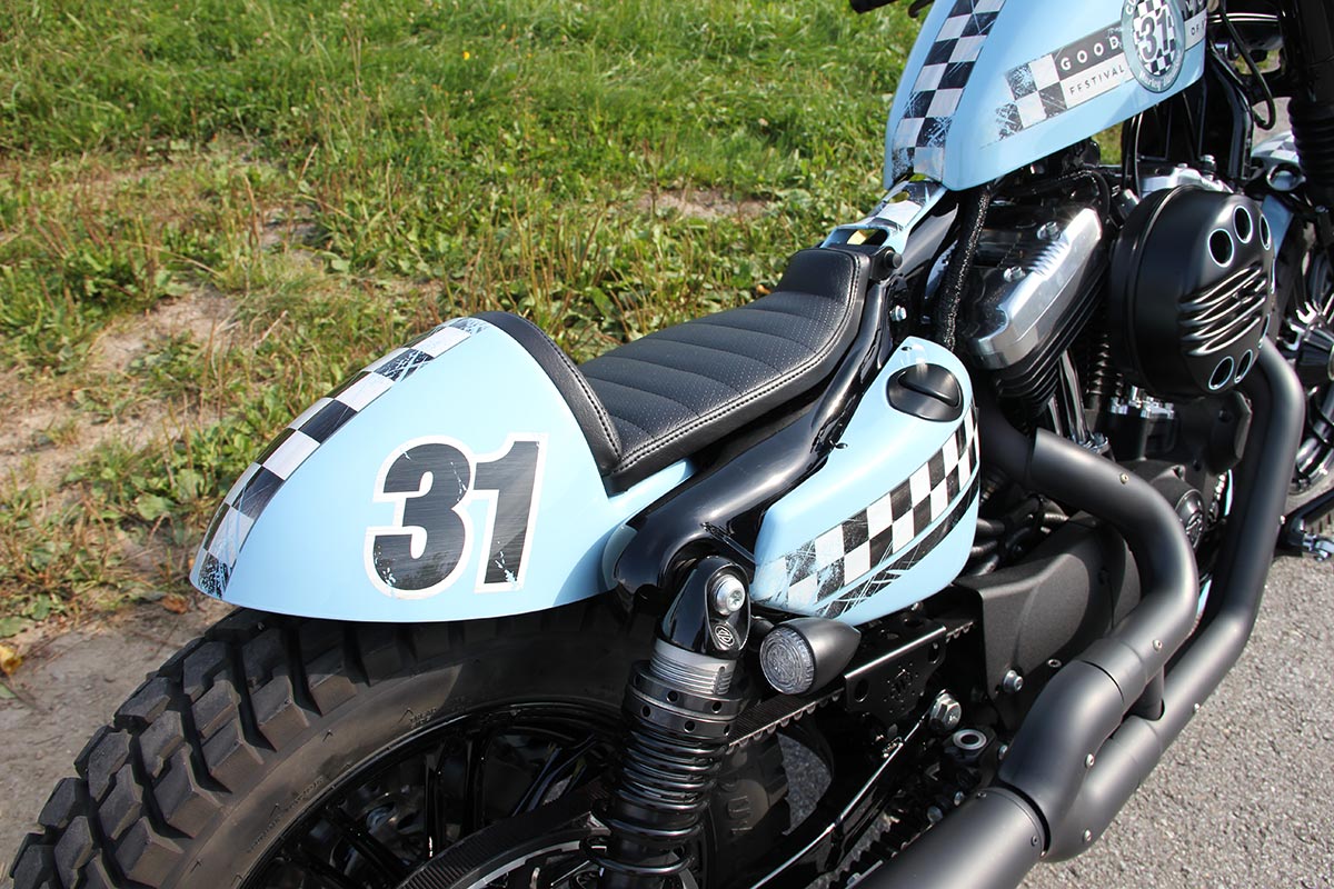 Heckfender CAFE RACER (passend für Harley-Davidson Modelle: Sportster ab 2004 bis aktuell, lackierfähig inkl. Sitz)