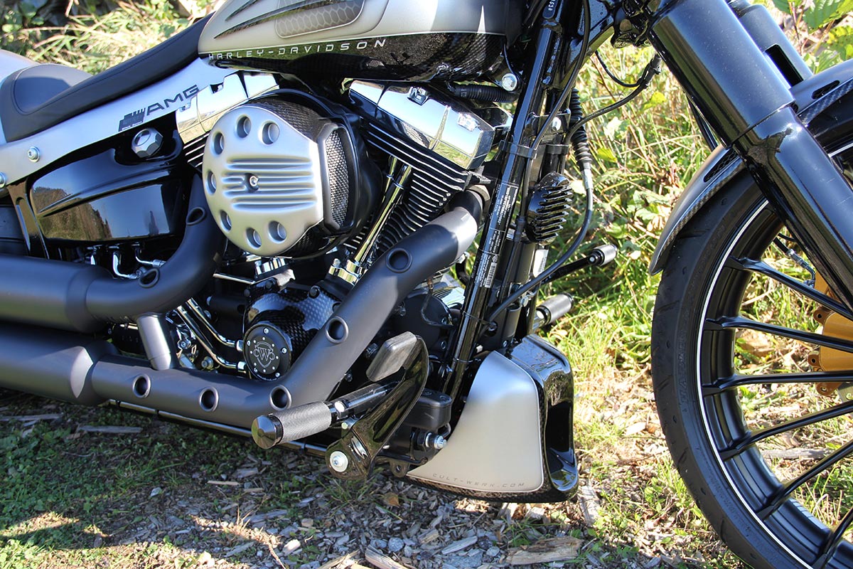 HARLEY BREAKOUT - Luftfilterdeckel SLOTTED (BJ. 2014 - 2017)