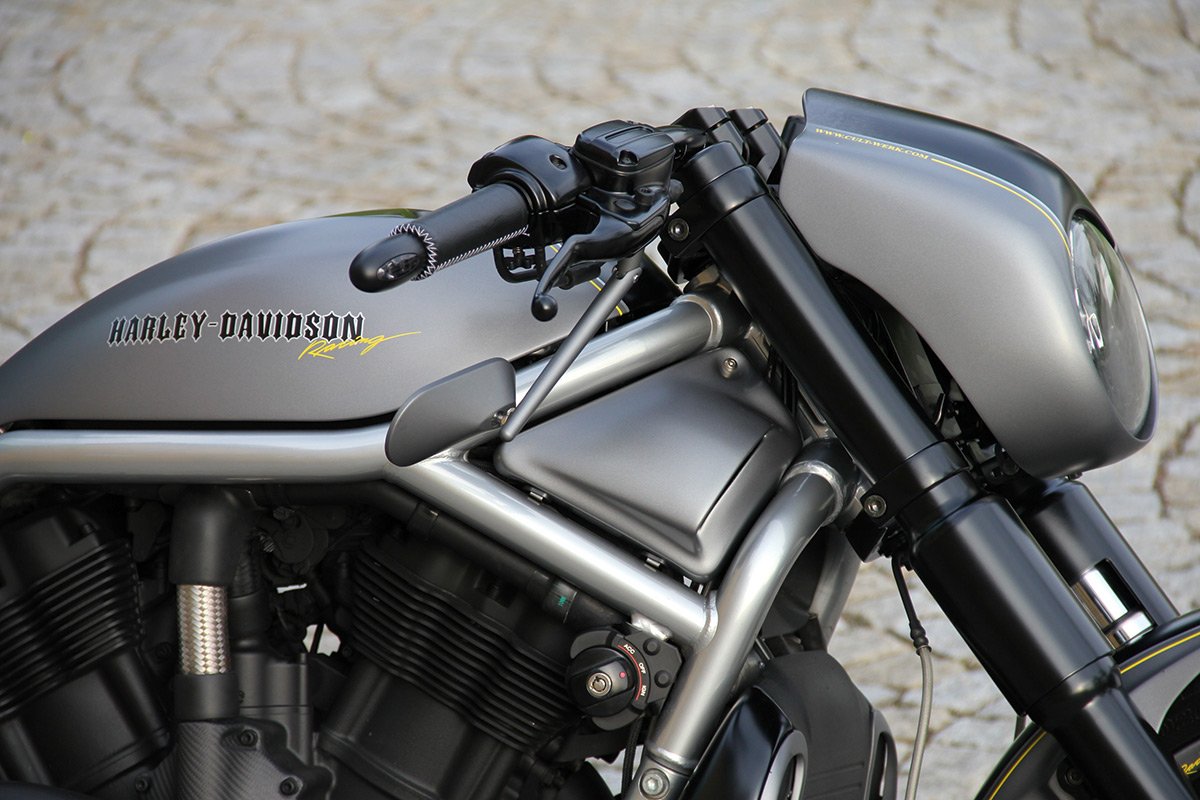 HARLEY V ROD NIGHT ROD SPECIAL - Scheinwerfermaske (BJ. 2002 - 2011, Tachoversatz u. Tieferlegung)