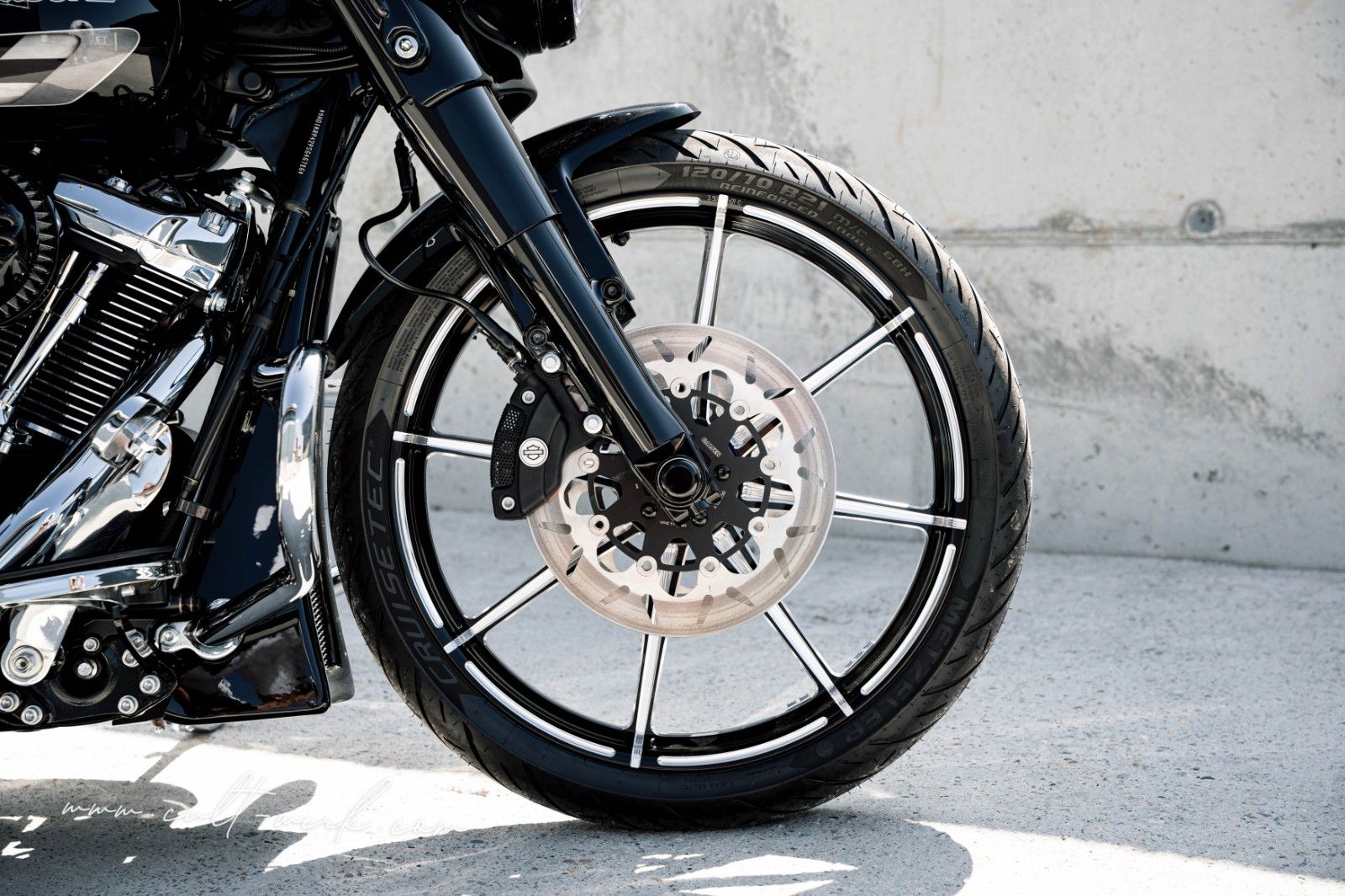 HARLEY DAVIDSON STREET GLIDE SPECIAL 21" LUFT KLAPPE - CULT-WERK