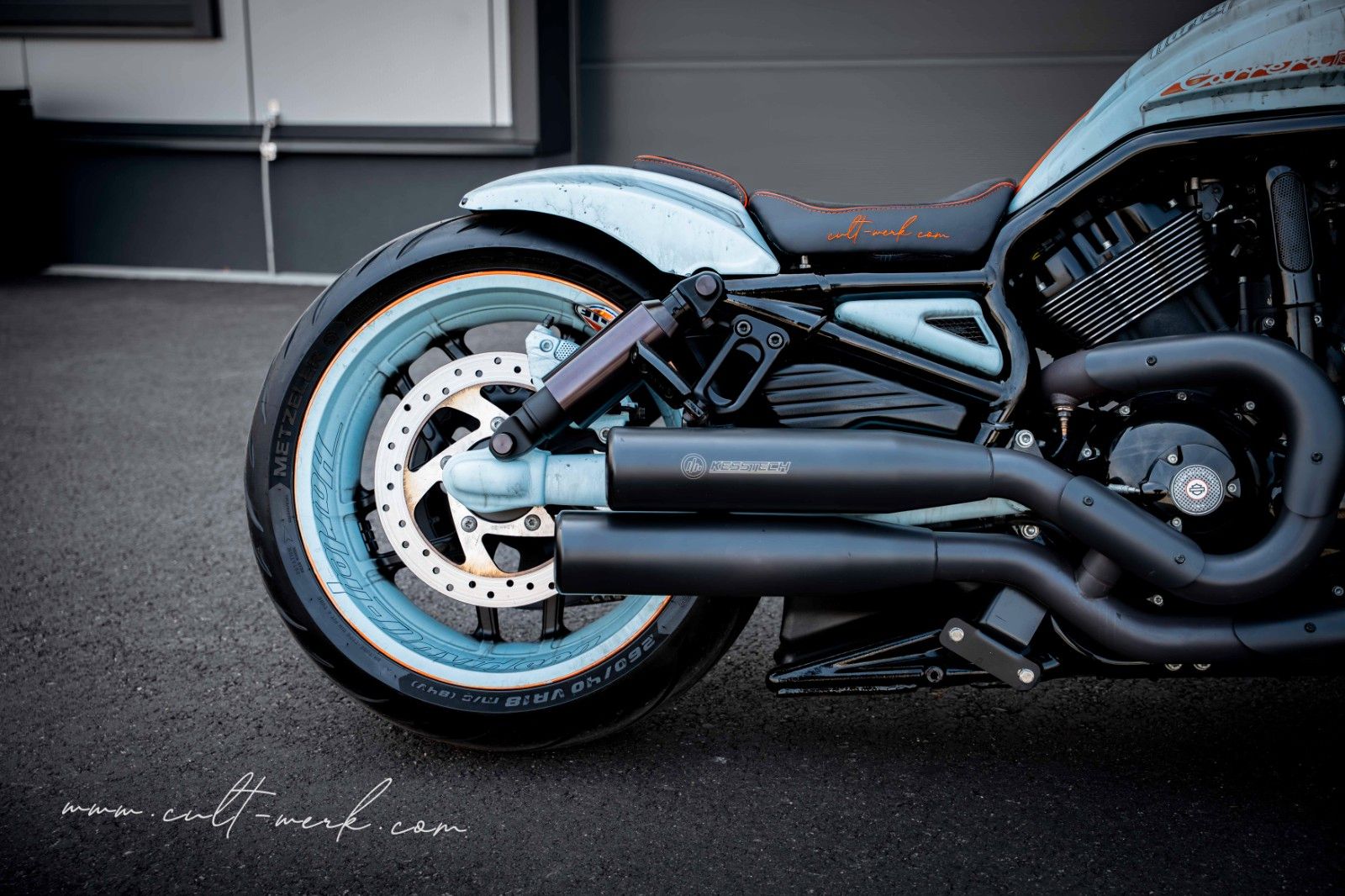 HARLEY DAVIDSON V-Rod Night Rod Special "GULF" by Cult-Werk HARLEY DAVIDSON V-Rod Night Rod Special "GULF" by Cult-Werk