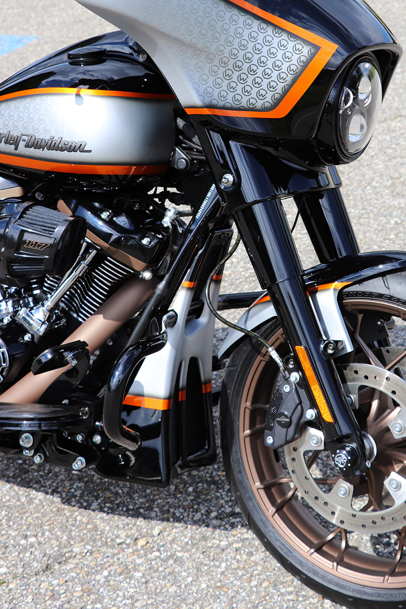 Bugspoiler CUSTOM (passend für Harley-Davidson Modelle: Touring ab 2021, mit Sturzbügel)