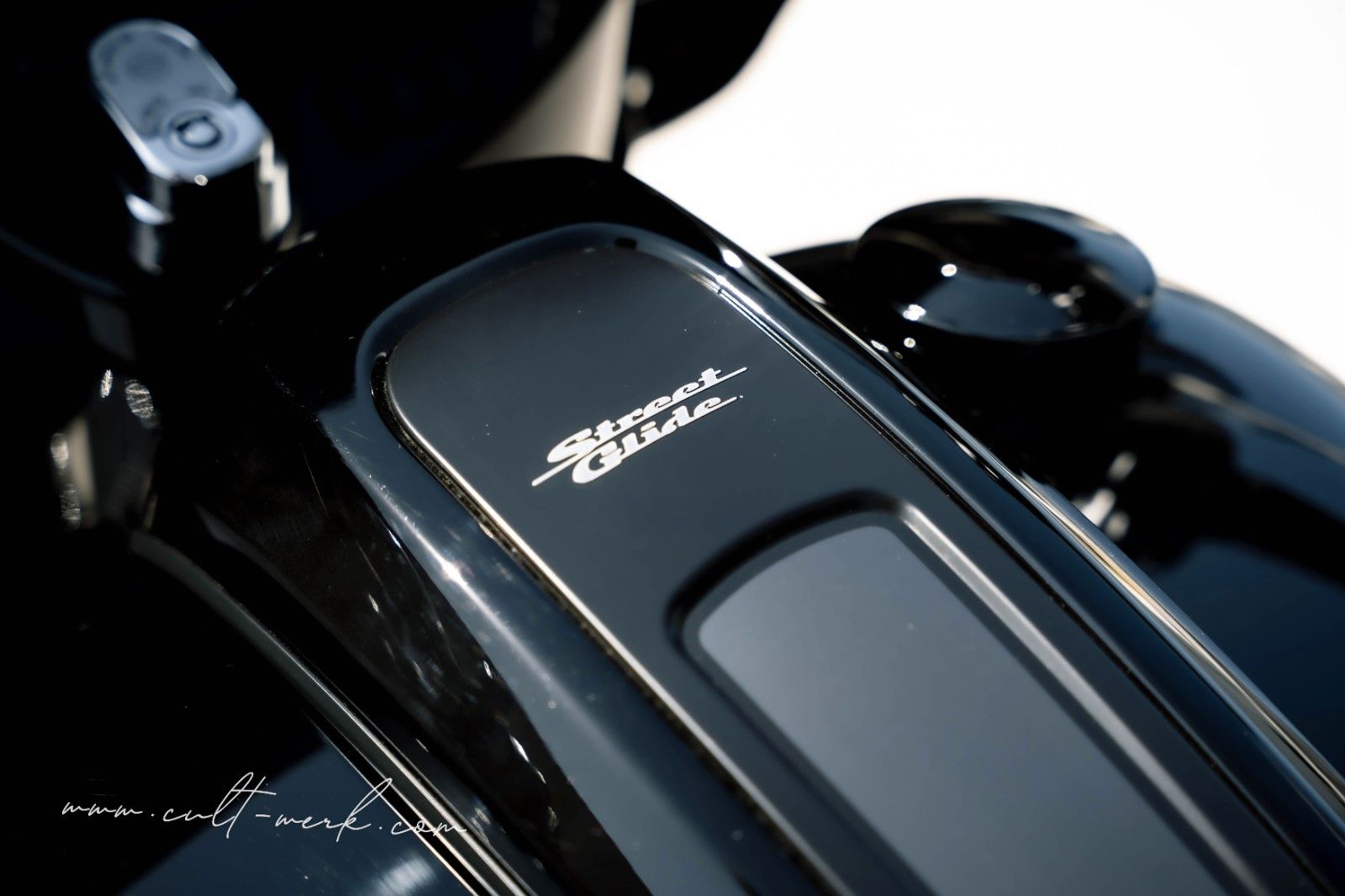 HARLEY DAVIDSON STREET GLIDE SPECIAL 21" LUFT KLAPPE - CULT-WERK