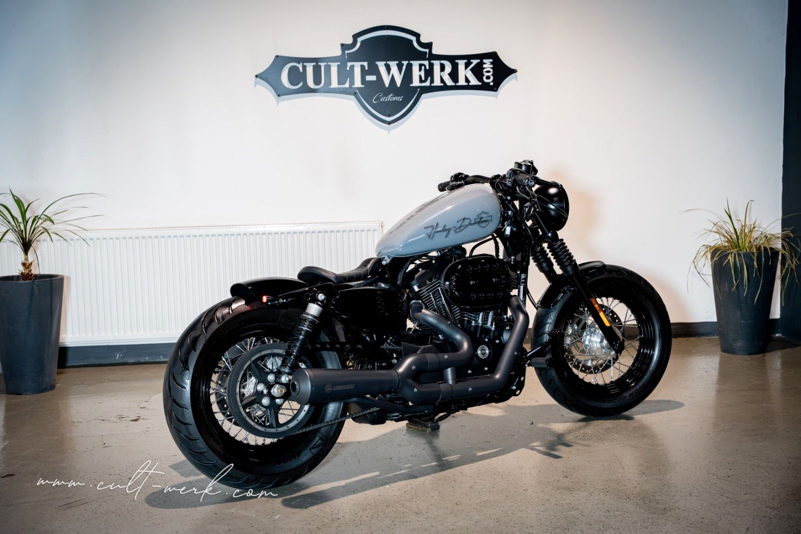 HARLEY DAVIDSON SPORTSTER 1200 CUSTOM "NARDO GREY" 48 by CW