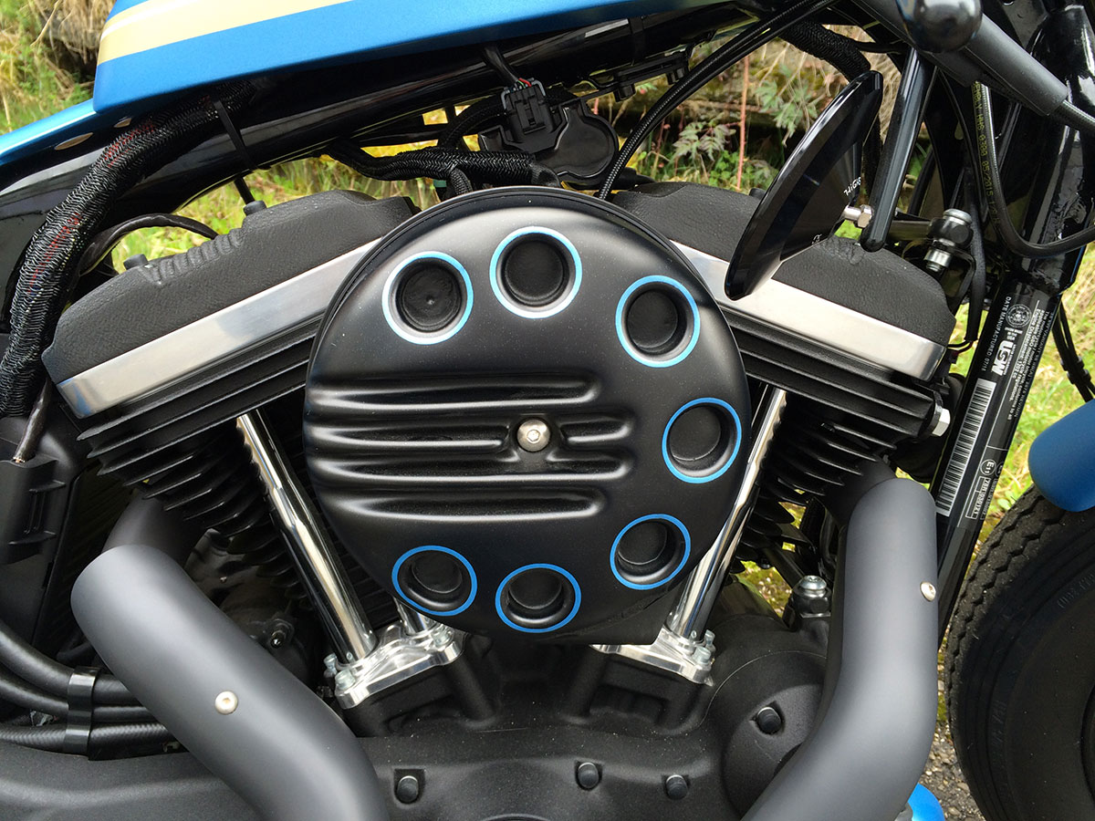 Luftfilterdeckel SLOTTED (passend für Harley-Davidson Modelle: Sportster ab 2016 bis aktuell, schwarz glänzend)