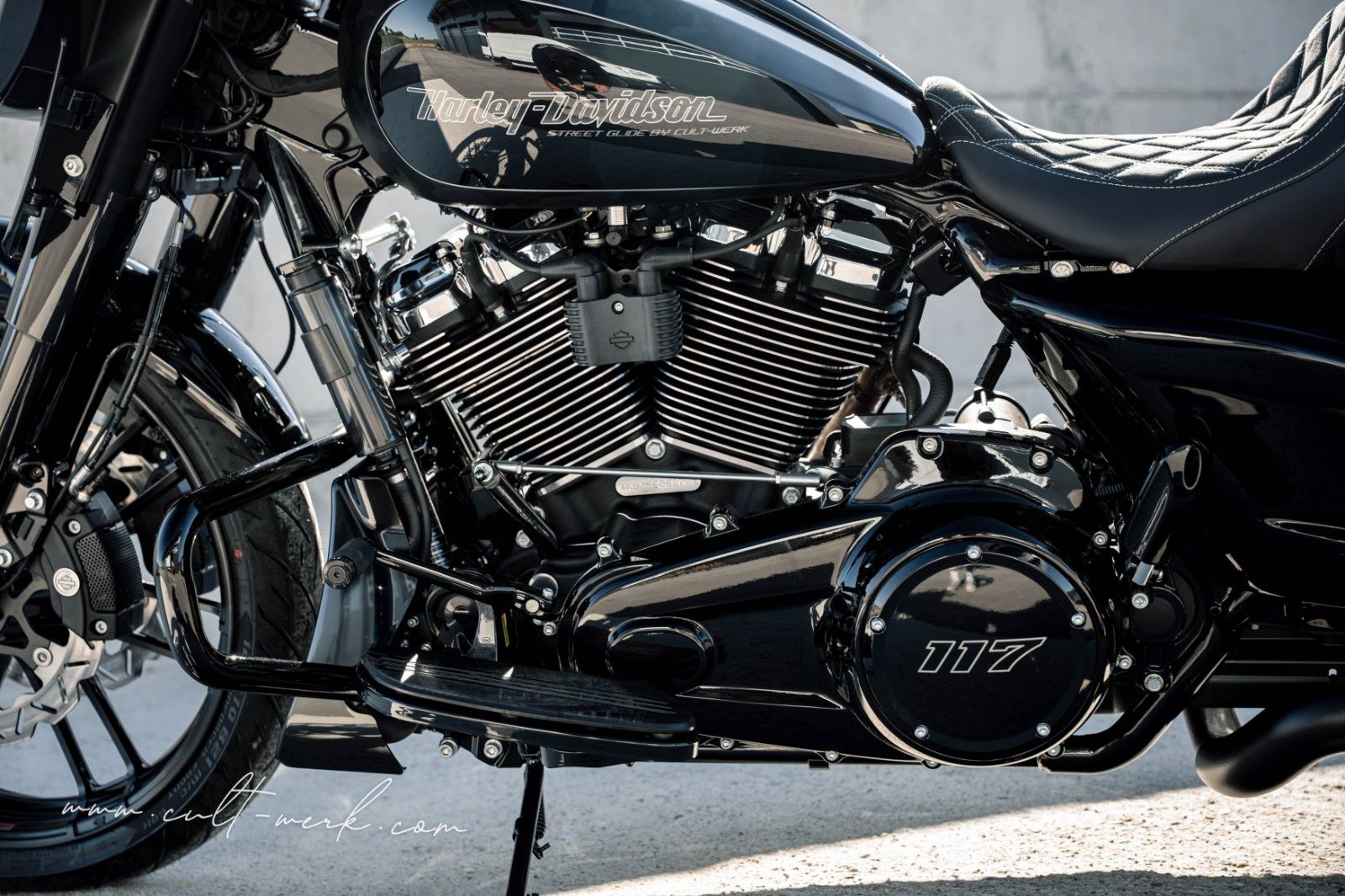 HARLEY DAVIDSON STREET GLIDE 25 "FADE CAMOU" LUFT by Cult-Werk