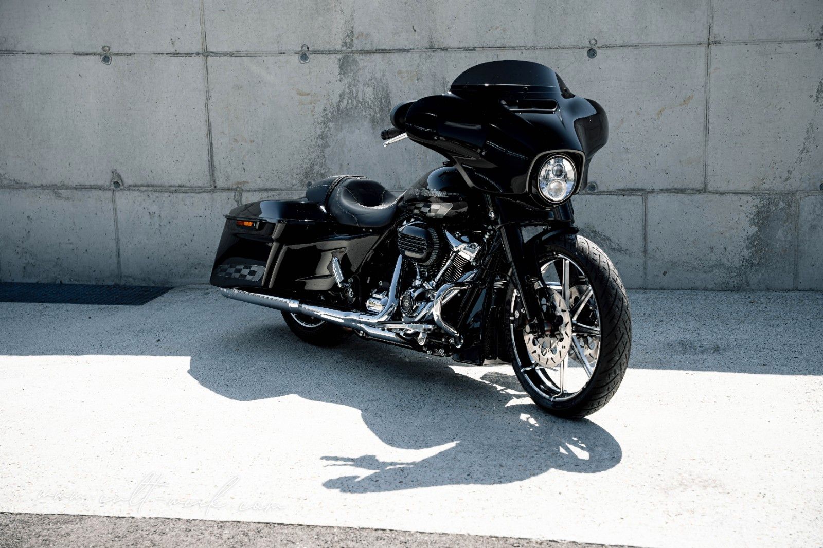 HARLEY DAVIDSON STREET GLIDE SPECIAL 21" LUFT KLAPPE - CULT-WERK