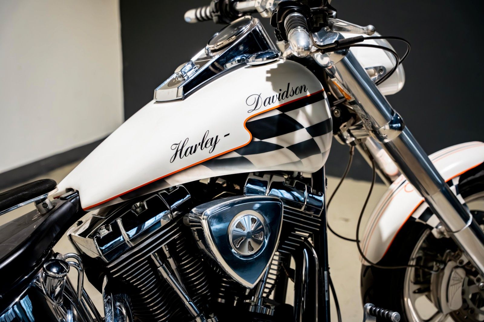 HARLEY DAVIDSON Softail Custom FXSTC 210er Customized