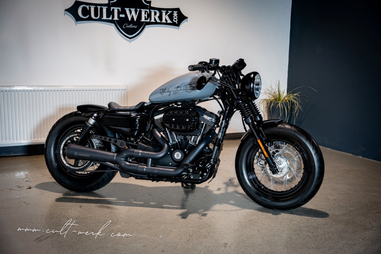 HARLEY DAVIDSON SPORTSTER 1200 CUSTOM "NARDO GREY" 48 by CW