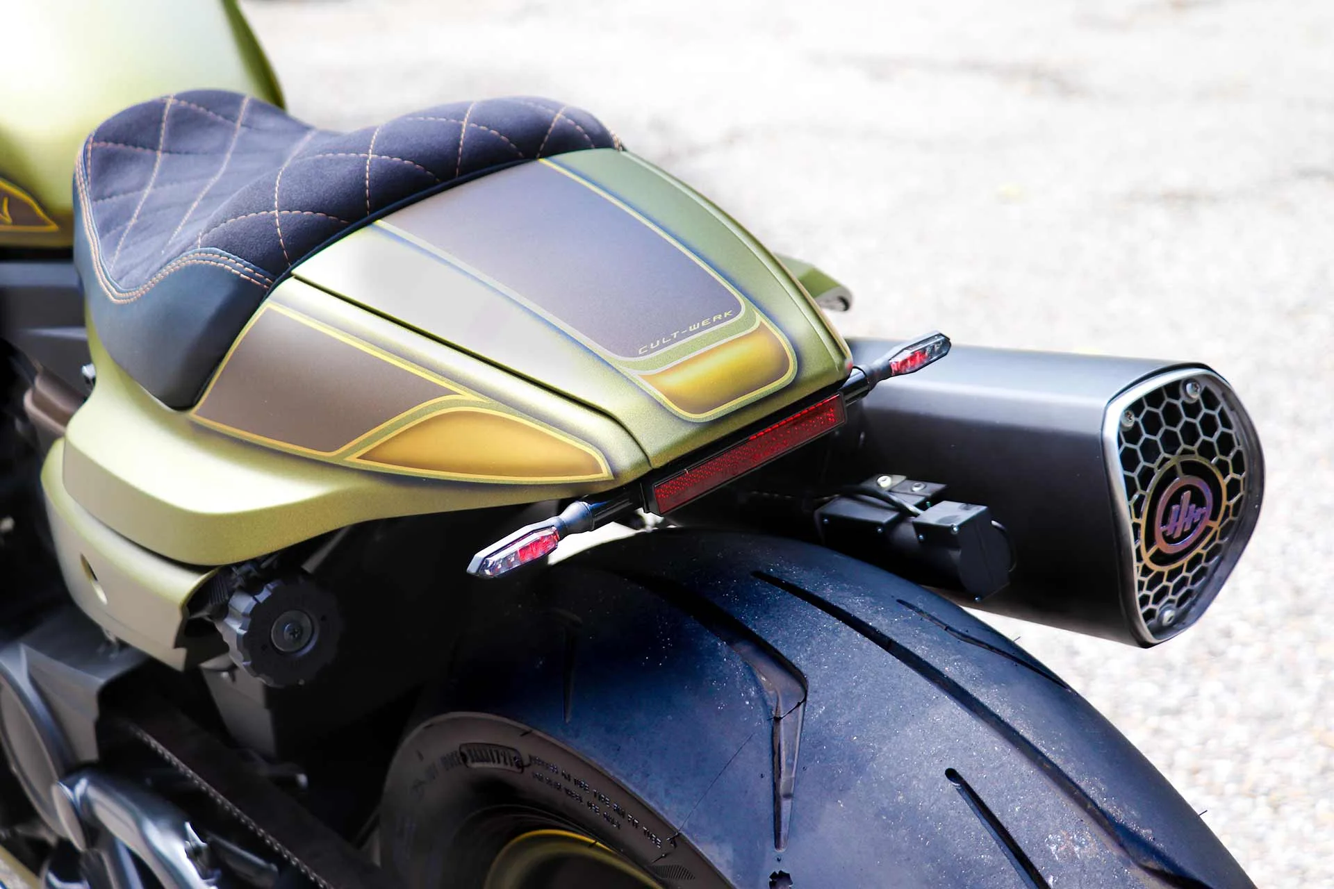 HCmotorku Motorrad Scheinwerfer Handschuh Verkleidung mit Trigger Lock  Mount 39mm passend für Harley Sportster 1200 883 1988-2022 : :  Auto & Motorrad